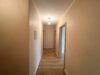 Frisch sanierte 2 Zimmer Wohnung mit Balkon in Bischofsheim - Flur.jpg