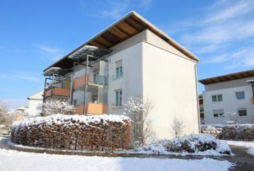 Nur mit WBS! Schöne 2 Zimmer Seniorenwohnung sucht Nachmieter (ab 60 Jahren oder mit Beeinträchtigung), Schulstraße 66, 65474 Bischofsheim