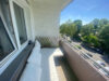 Charmante 2-ZKB im 3. Stock mit traumhaftem Ausblick - IMG_3157.JPG