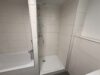 Wohnen mit Wohlfühlfaktor – moderne 3-Zimmer-Wohnung mit Balkon in Groß-Gerau! - Bad.jpg